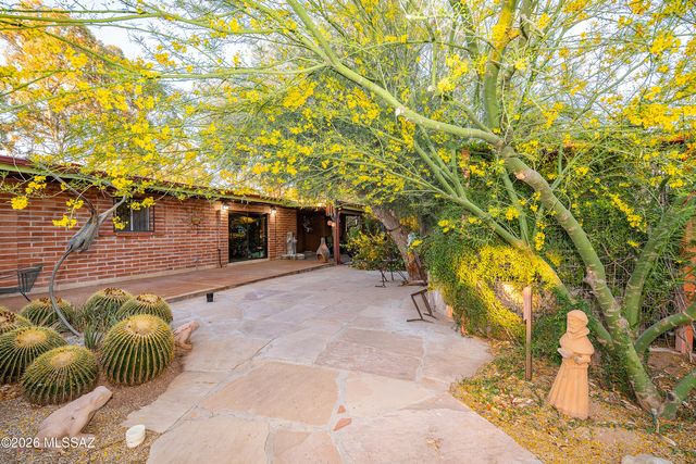8851 N Loeffler Lane, Tucson, AZ 85742