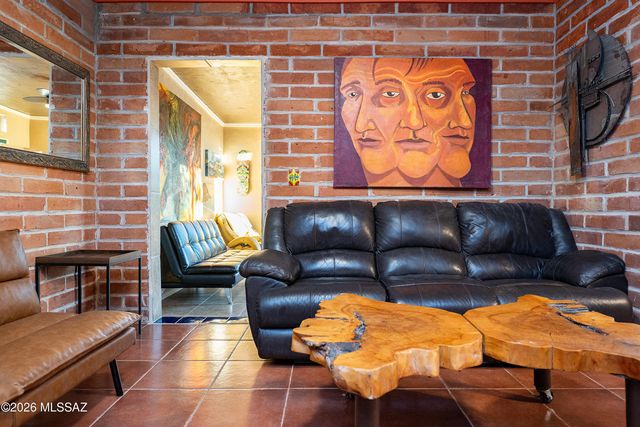 8851 N Loeffler Lane, Tucson, AZ 85742