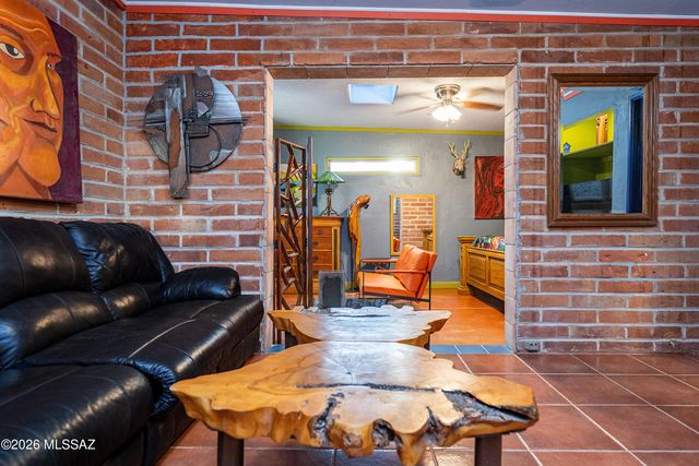 8851 N Loeffler Lane, Tucson, AZ 85742