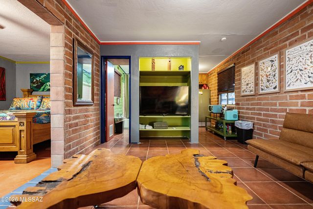 8851 N Loeffler Lane, Tucson, AZ 85742