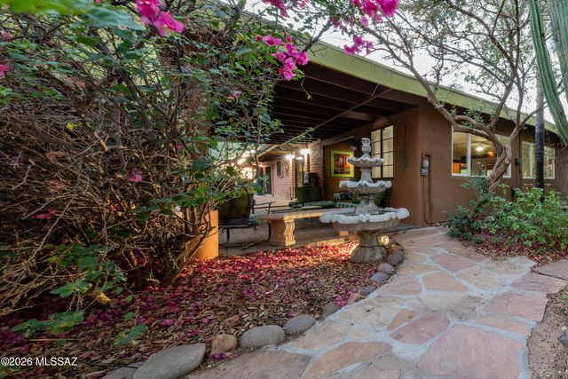 8851 N Loeffler Lane, Tucson, AZ 85742
