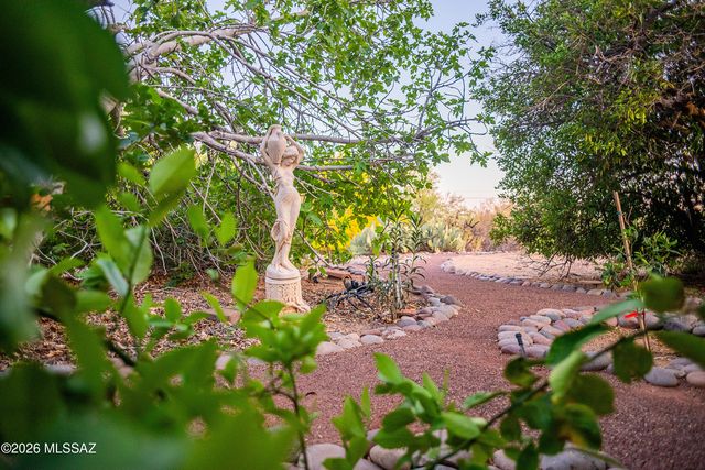 8851 N Loeffler Lane, Tucson, AZ 85742