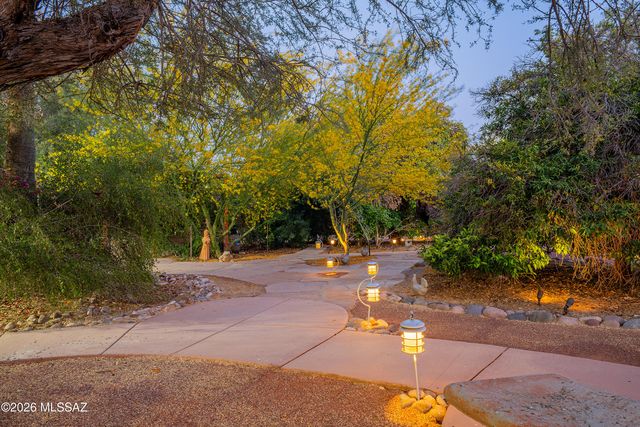 8851 N Loeffler Lane, Tucson, AZ 85742