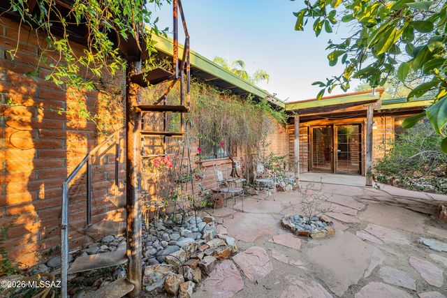 8851 N Loeffler Lane, Tucson, AZ 85742