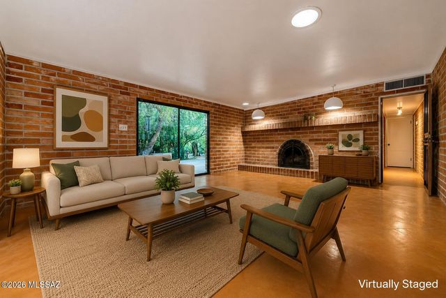 8851 N Loeffler Lane, Tucson, AZ 85742
