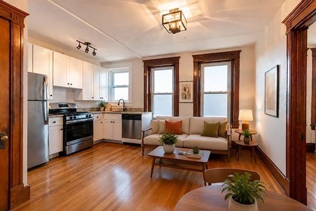 257 Washington St 14, Salem, MA 01970
