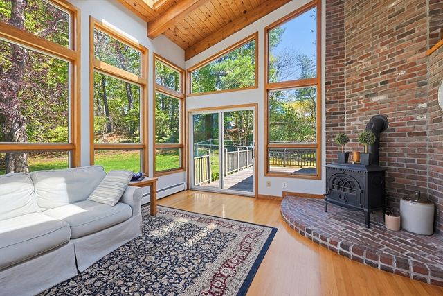 27 Lincoln St, Andover, MA 01810