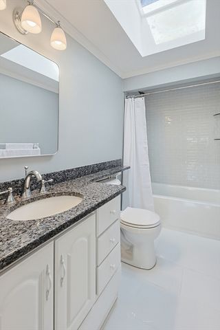 27 Lincoln St, Andover, MA 01810