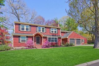 27 Lincoln St, Andover, MA 01810