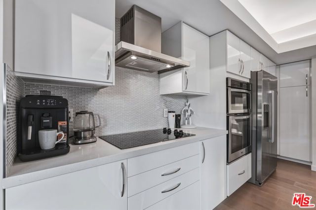13700 Marina Pointe Drive 305, Marina Del Rey, CA 90292