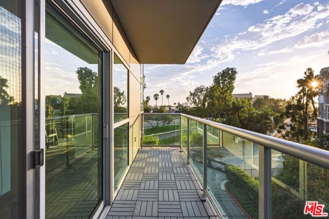 13700 Marina Pointe Drive 305, Marina Del Rey, CA 90292