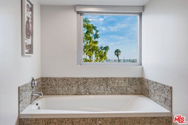 13700 Marina Pointe Drive 305, Marina Del Rey, CA 90292