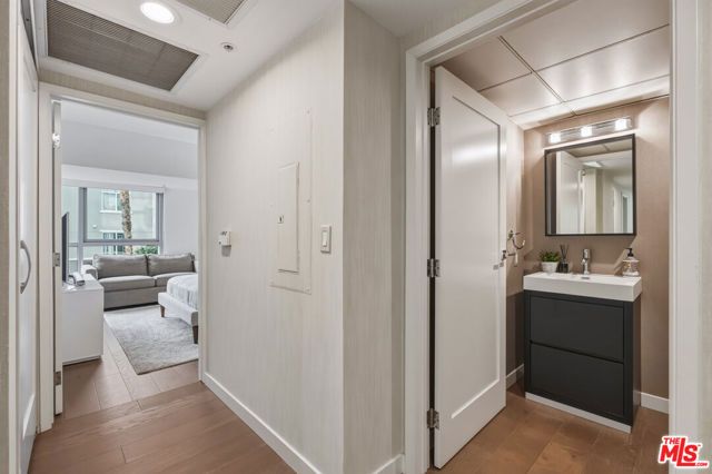 13700 Marina Pointe Drive 305, Marina Del Rey, CA 90292