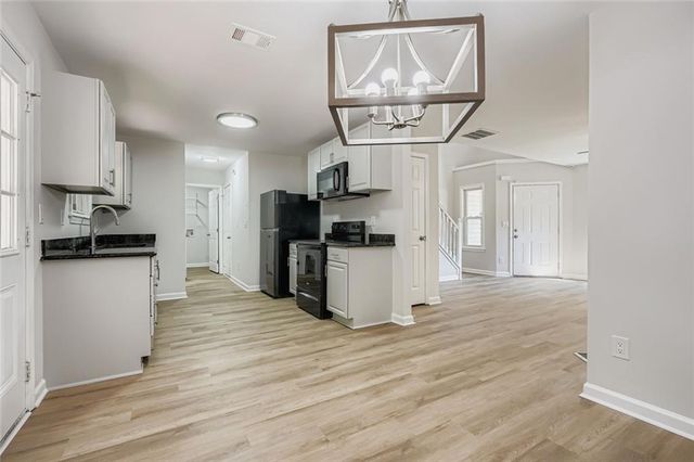 4030 Melanie Woods Drive, Atlanta, GA 30349