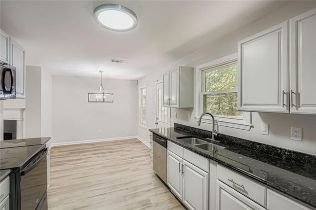 4030 Melanie Woods Drive, Atlanta, GA 30349