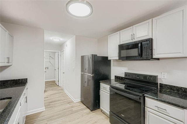 4030 Melanie Woods Drive, Atlanta, GA 30349