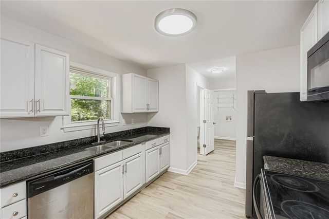 4030 Melanie Woods Drive, Atlanta, GA 30349