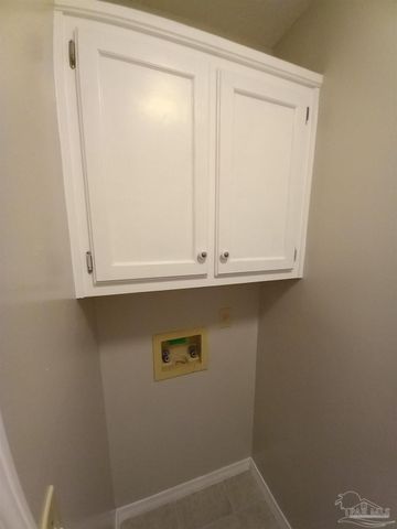 7009 Weatherwood Dr, Pensacola, FL 32506