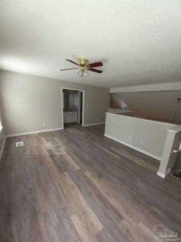 7009 Weatherwood Dr, Pensacola, FL 32506