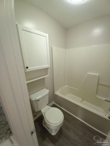 7009 Weatherwood Dr, Pensacola, FL 32506