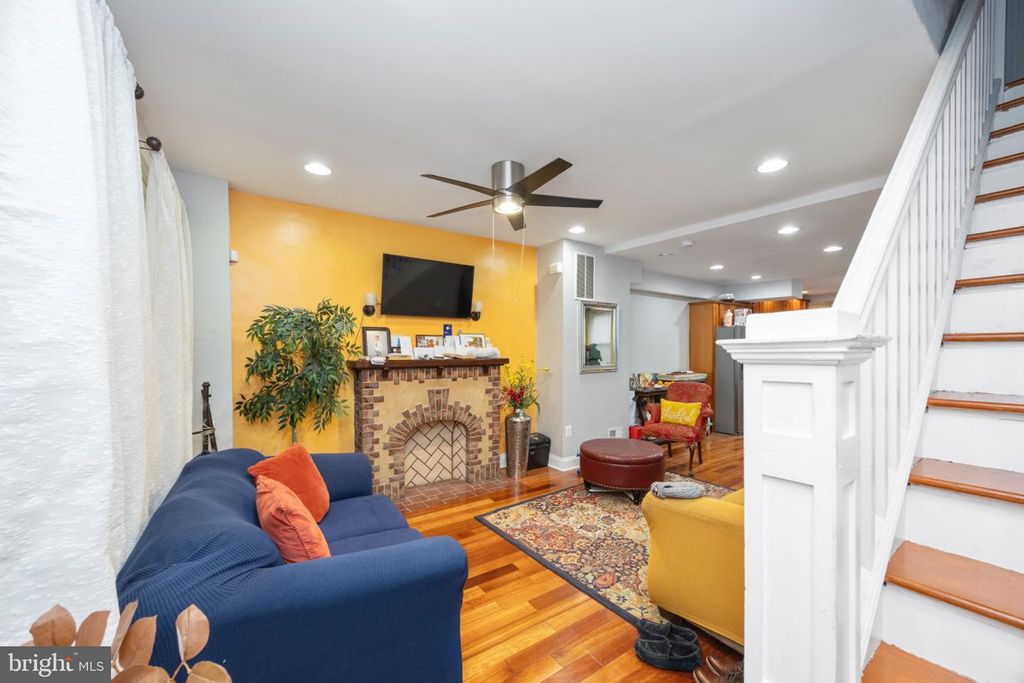 30 N ELLAMONT ST, Baltimore, MD 21229