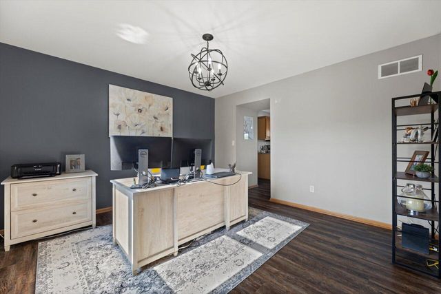 371 Thurow DRIVE, Oconomowoc, WI 53066