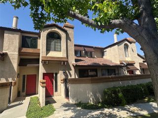 17 Mesquite, Pomona, CA 91766
