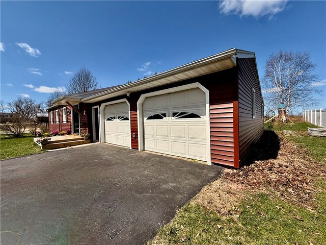 582 Brooks Road, Henrietta, NY 14586