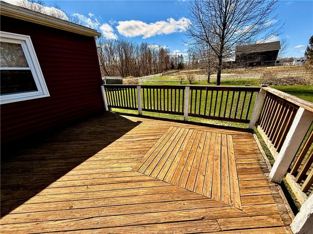 582 Brooks Road, Henrietta, NY 14586