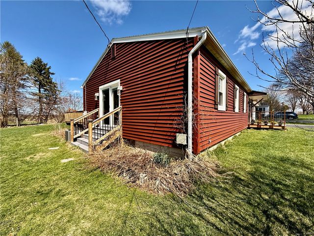 582 Brooks Road, Henrietta, NY 14586