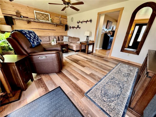 582 Brooks Road, Henrietta, NY 14586