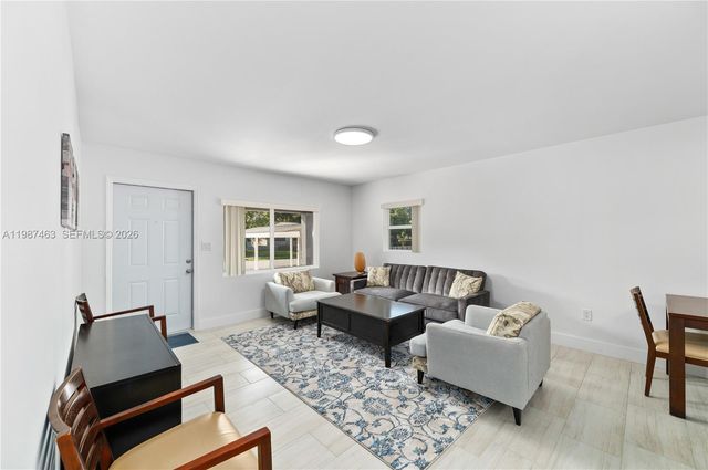 5731 SW 62nd Ter, Miami, FL 33143