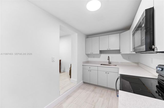 5731 SW 62nd Ter, Miami, FL 33143