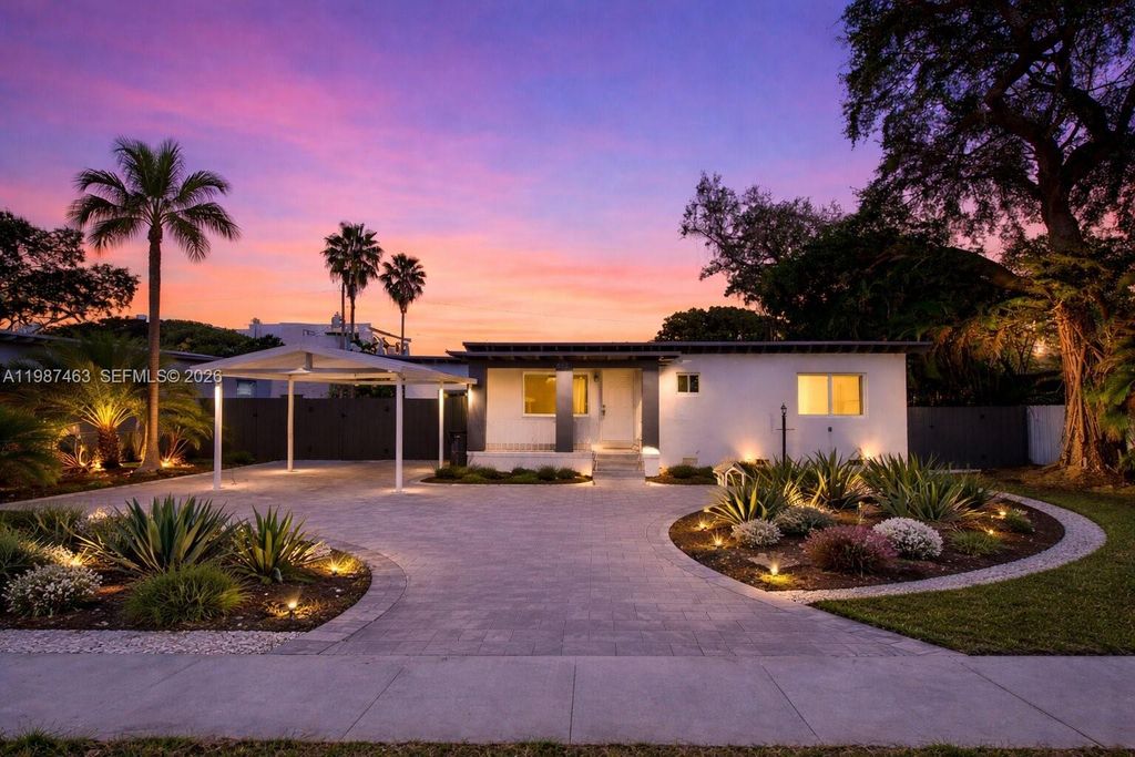 5731 SW 62nd Ter, Miami, FL 33143