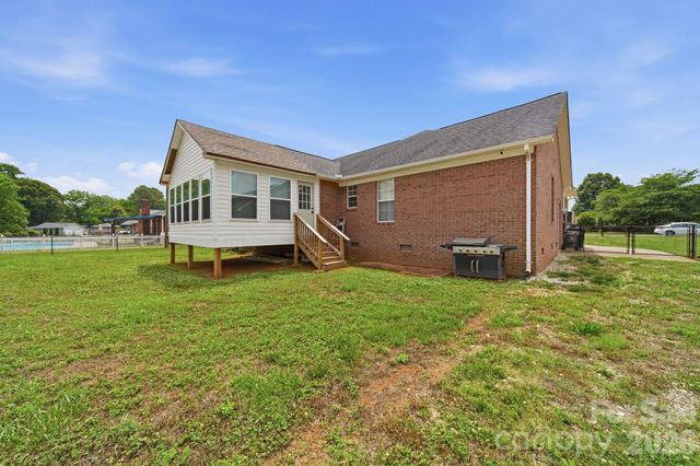348 Palmer Circle, Rockwell, NC 28138