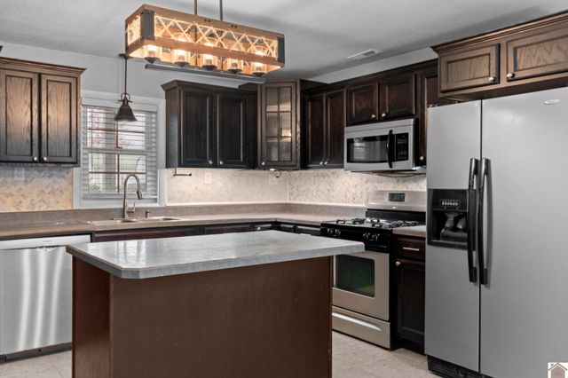 418 Powell St, Benton, KY 42025