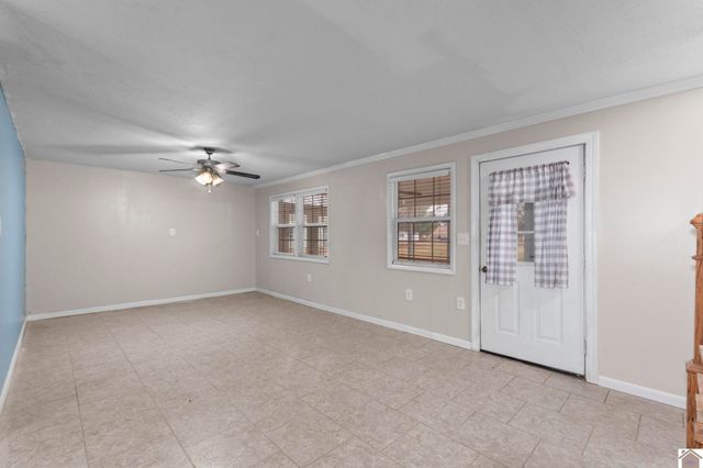 418 Powell St, Benton, KY 42025