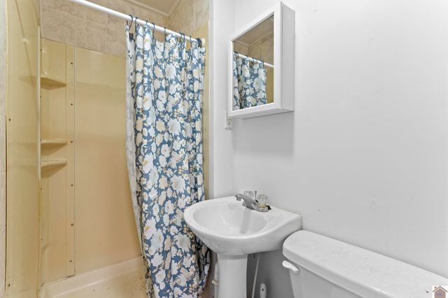 418 Powell St, Benton, KY 42025