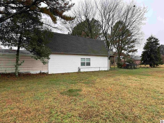 418 Powell St, Benton, KY 42025