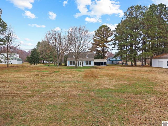 418 Powell St, Benton, KY 42025