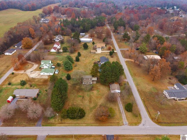 418 Powell St, Benton, KY 42025