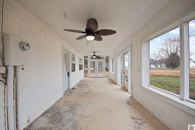 418 Powell St, Benton, KY 42025