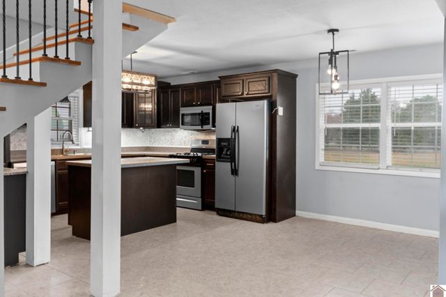 418 Powell St, Benton, KY 42025