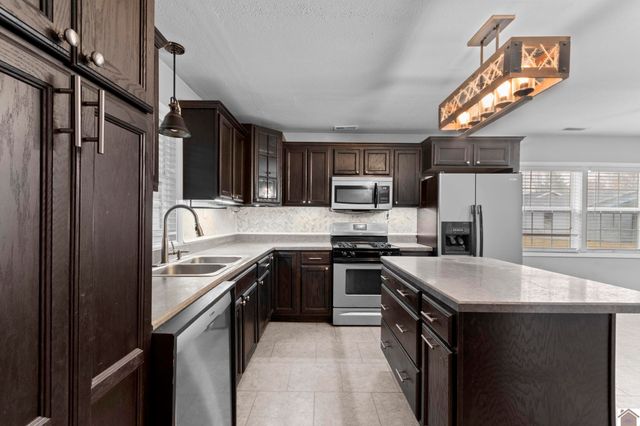 418 Powell St, Benton, KY 42025