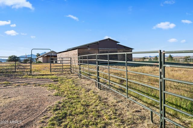 105 LOS ENCINOS Road, Sonoita, AZ 85637