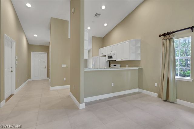 3555 Avion Woods CT 501, Naples, FL 34104