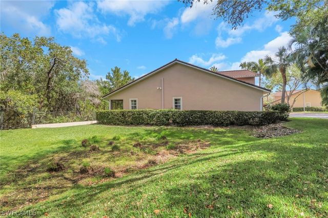 3555 Avion Woods CT 501, Naples, FL 34104