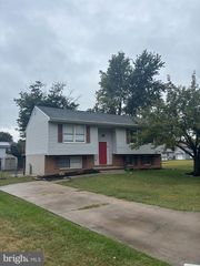 7 ZEPHYR CT, Taneytown, MD 21787