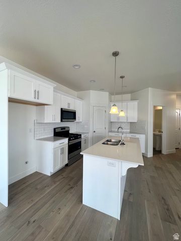 1792 N FESTIVE WAY, Saratoga Springs, UT 84045