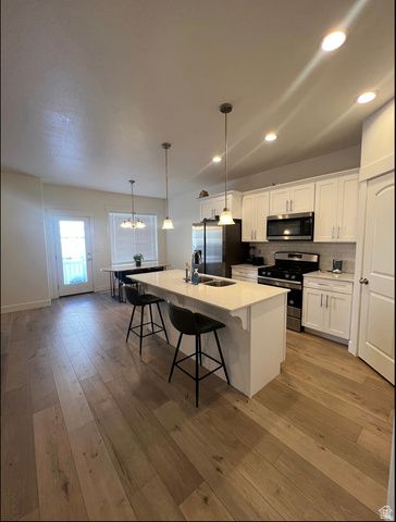 1792 N FESTIVE WAY, Saratoga Springs, UT 84045